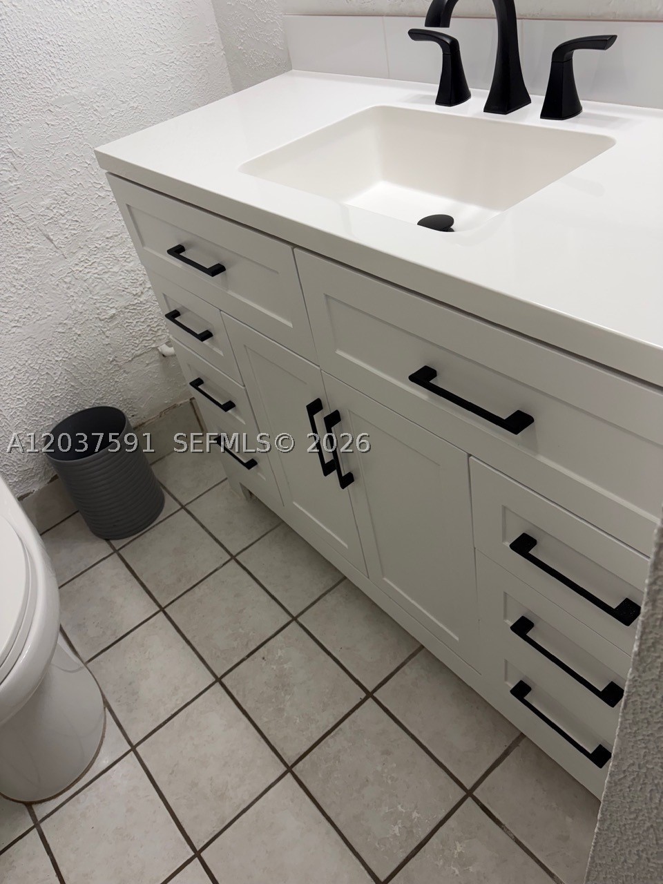LE CHATEAU CONDO - Residential Lease