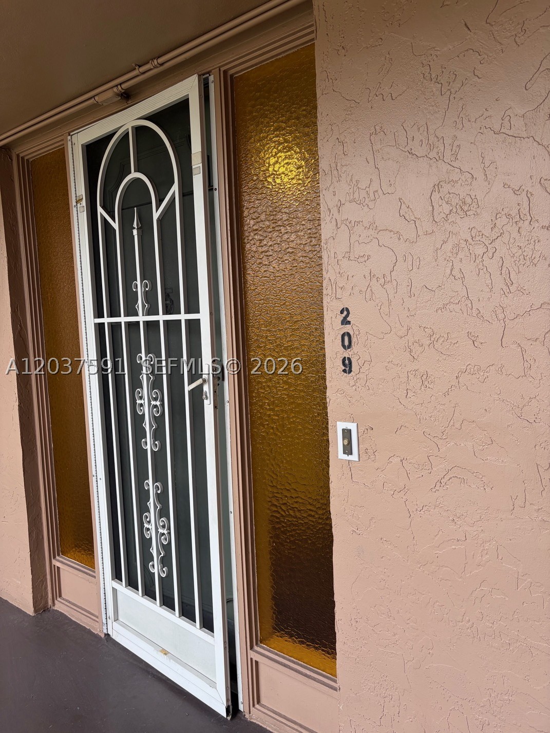 LE CHATEAU CONDO - Residential Lease