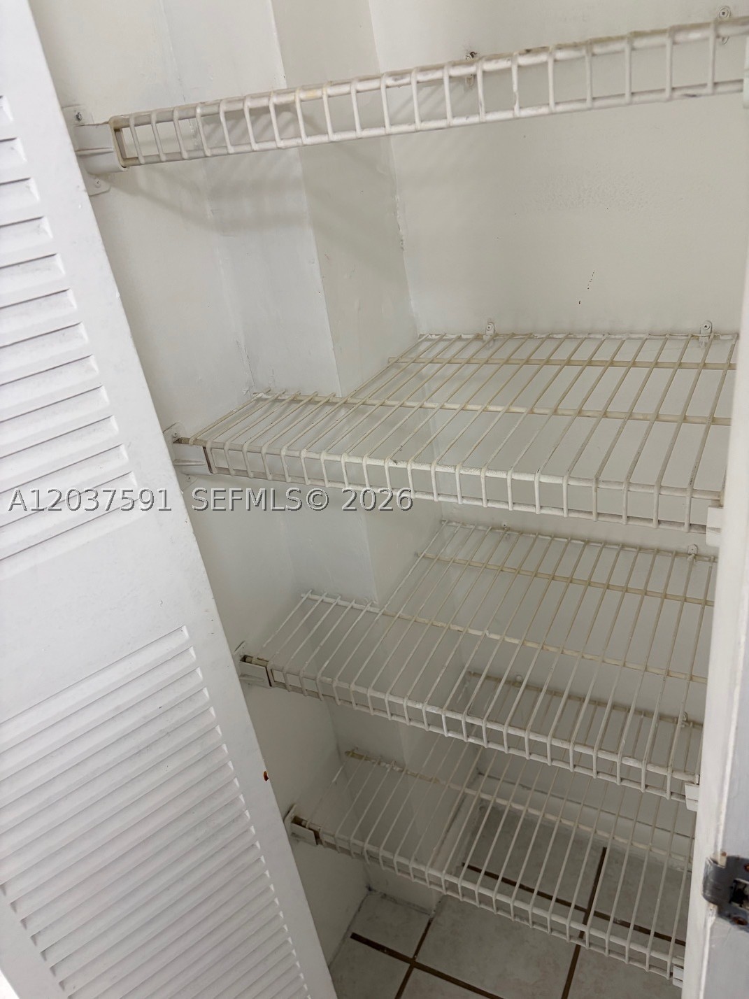 LE CHATEAU CONDO - Residential Lease