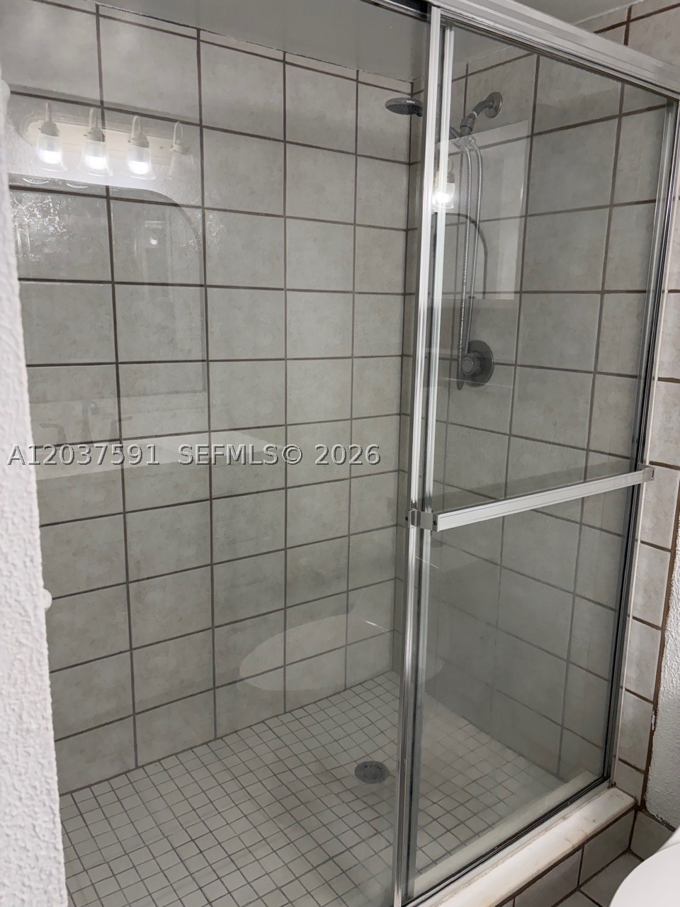 LE CHATEAU CONDO - Residential Lease