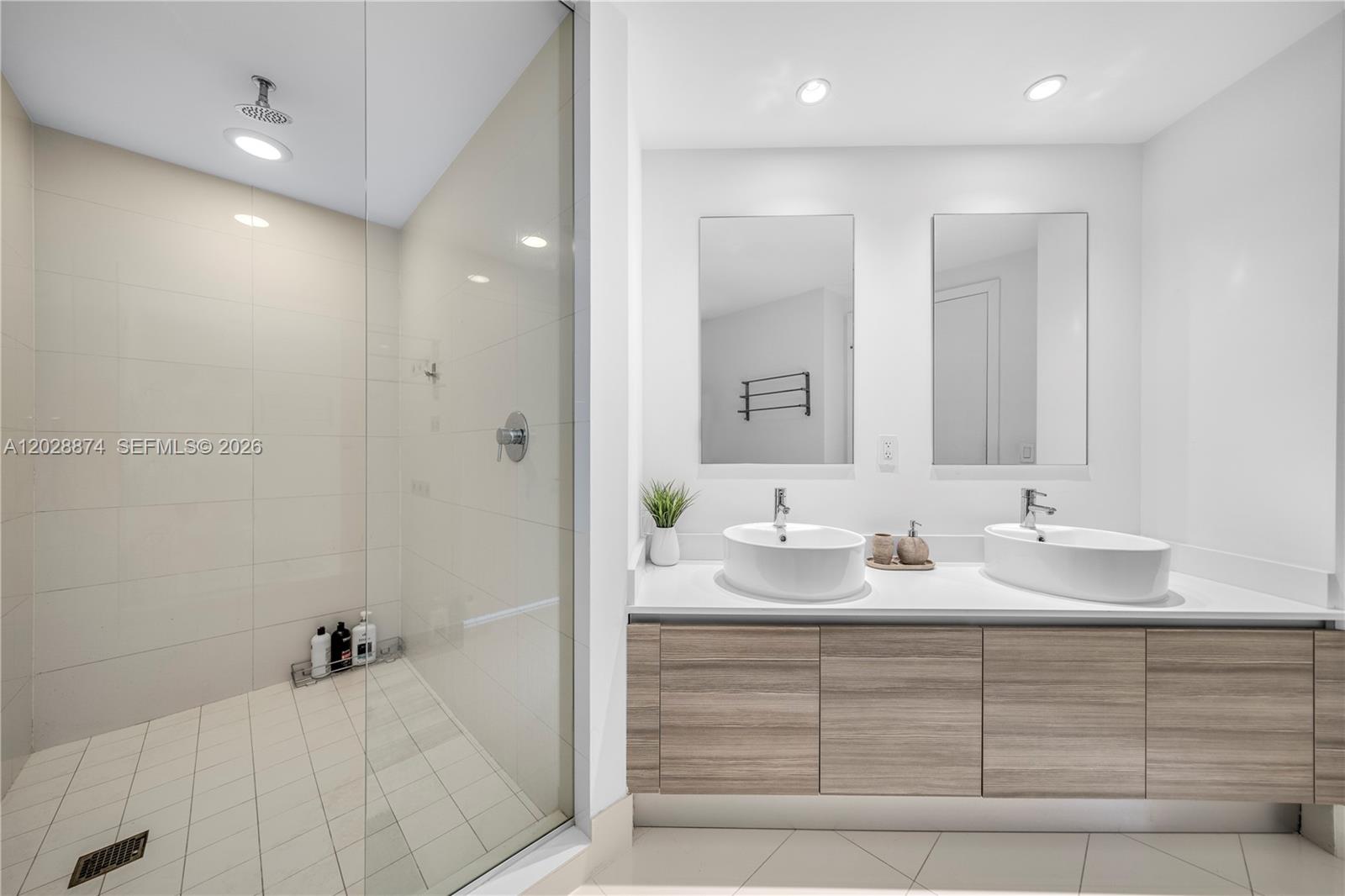 3401 MIDTOWN CONDO - Residential Lease