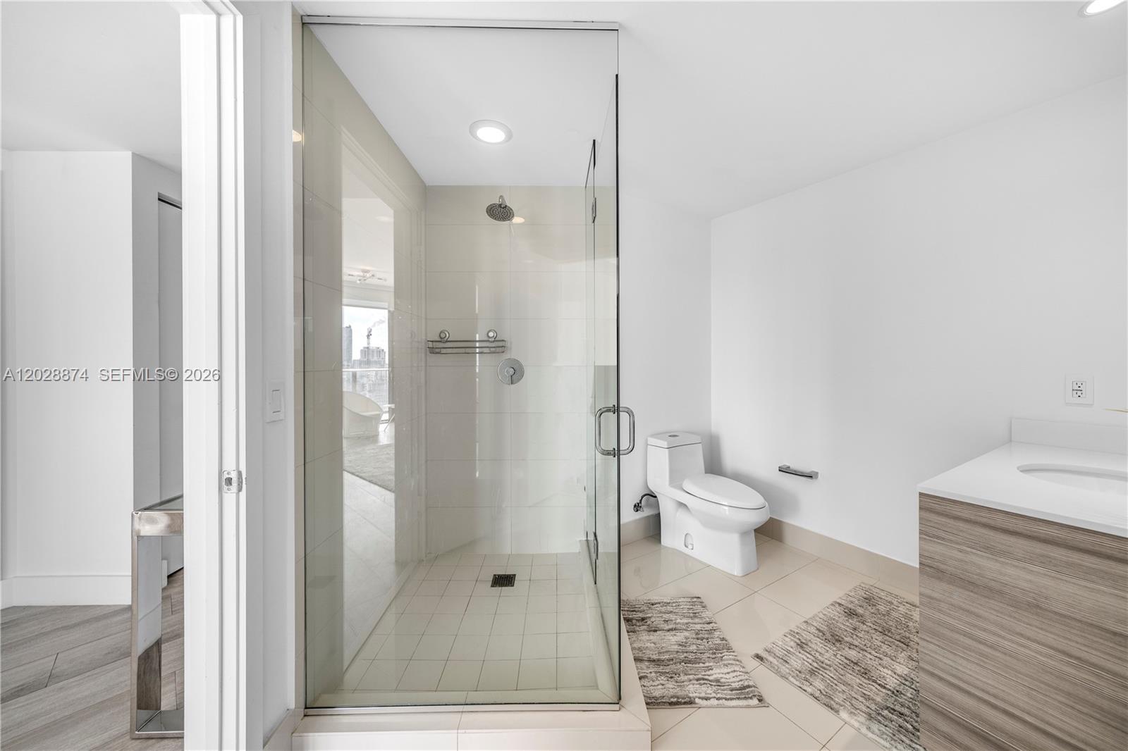 3401 MIDTOWN CONDO - Residential Lease