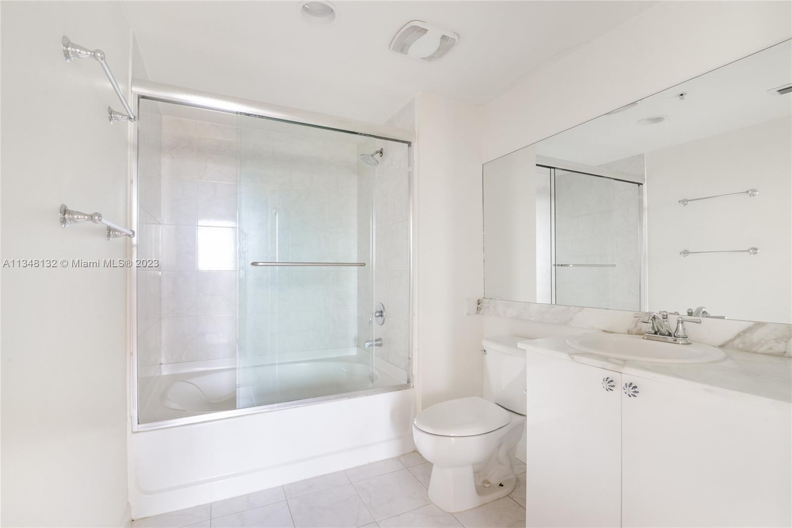 VENTURE AT AVENTURA EAST - Residential Lease