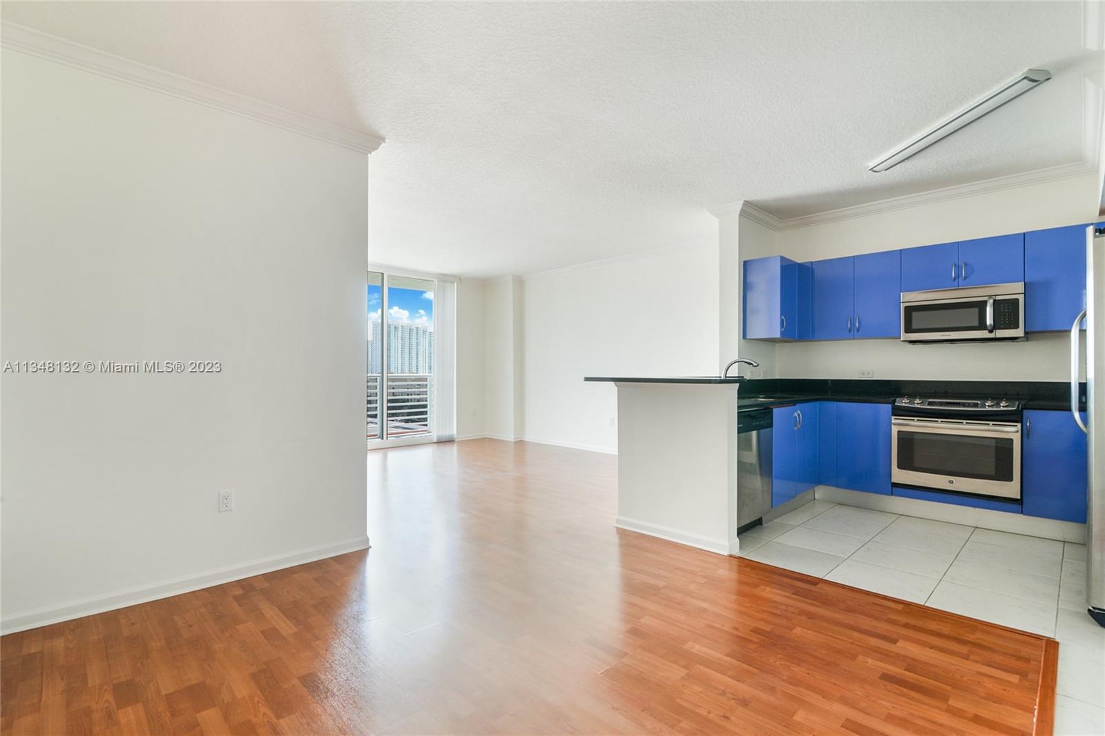 VENTURE AT AVENTURA EAST - Residential Lease