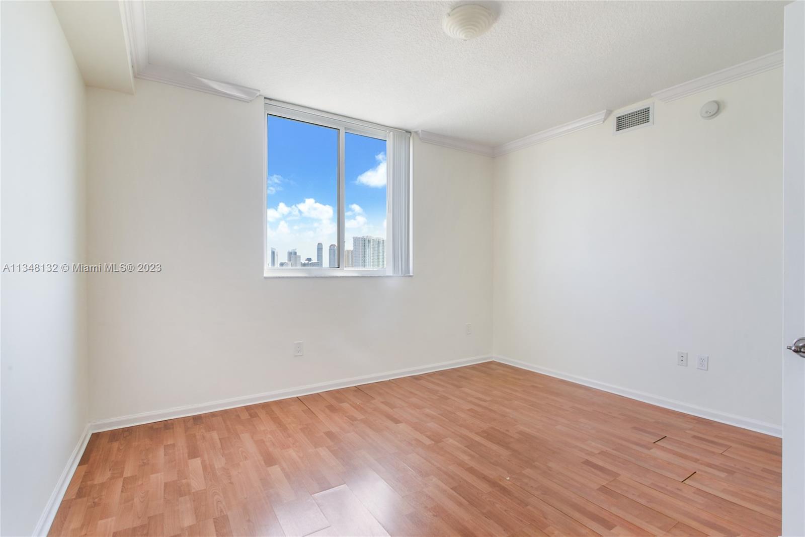 VENTURE AT AVENTURA EAST - Residential Lease