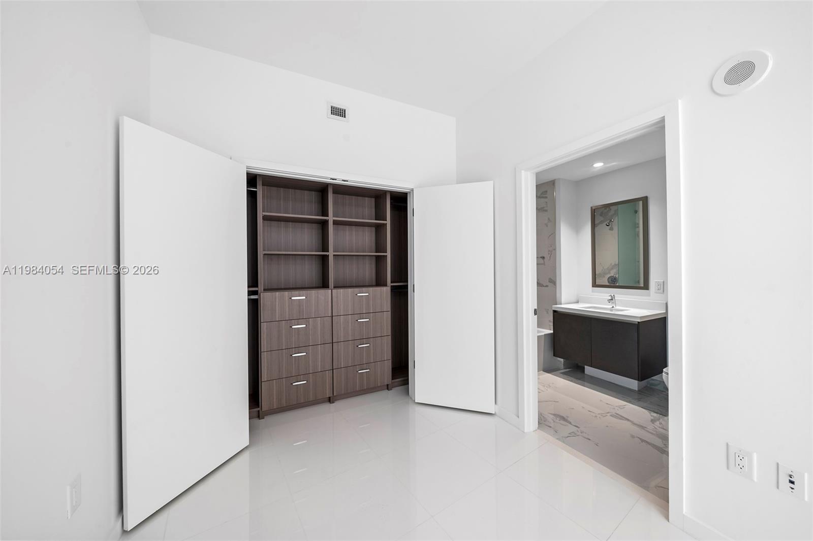 PARAMOUNT MIAMI WORLDCENT - Residential