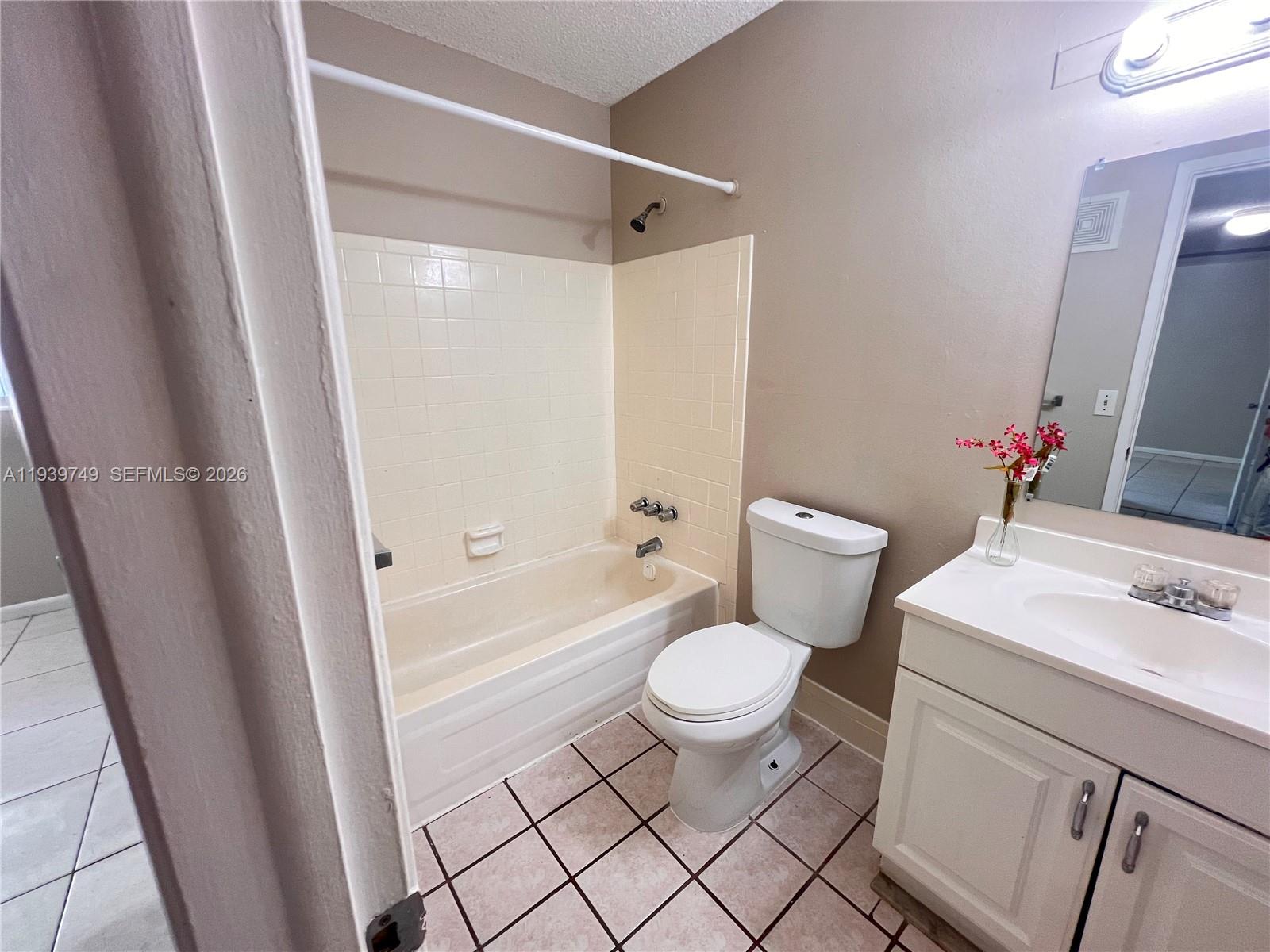 SILVER PALMS CONDO - Residential Lease