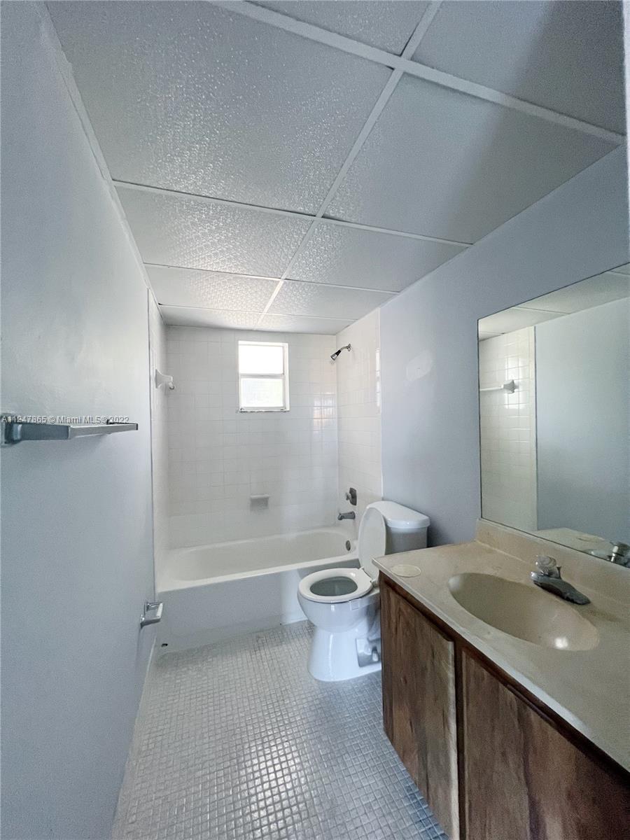 THE BEACH CLUB FONTAINEBL - Residential Lease