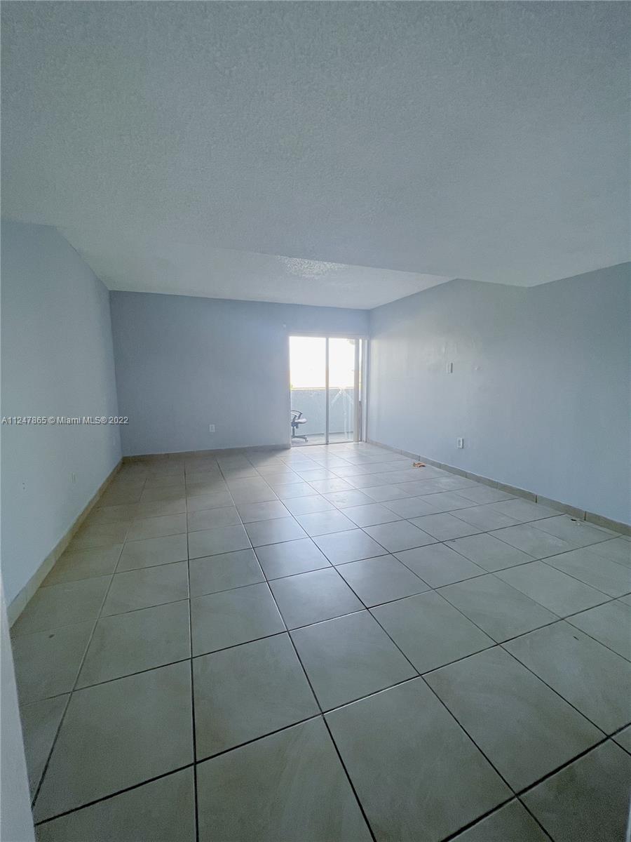 THE BEACH CLUB FONTAINEBL - Residential Lease