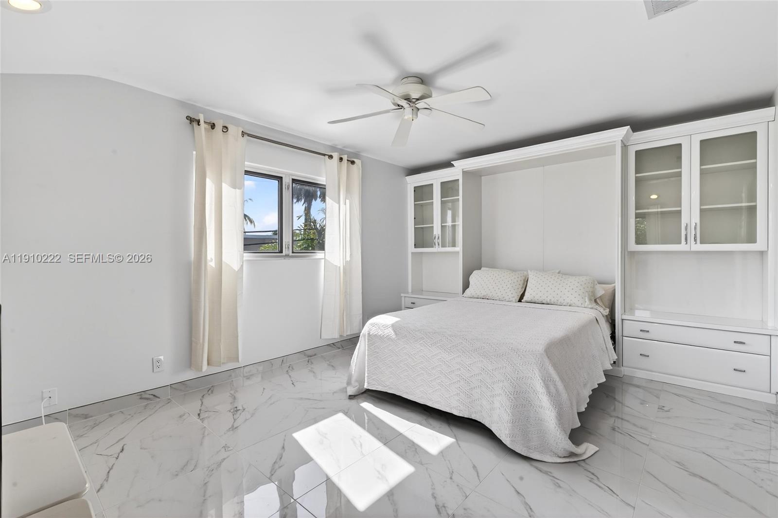 HILLSBORO SHORES SEC - Residential