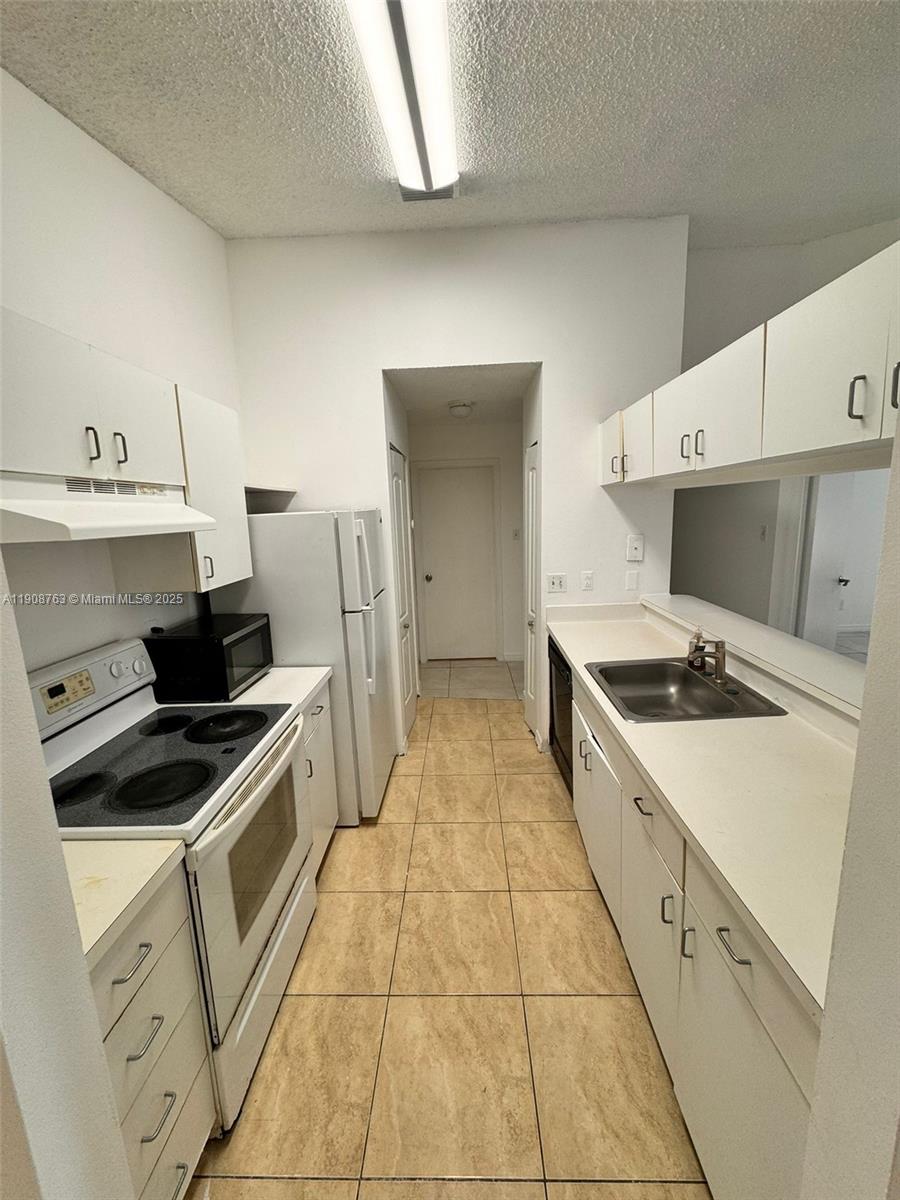 ROYAL PALM PLACE - Residential Lease