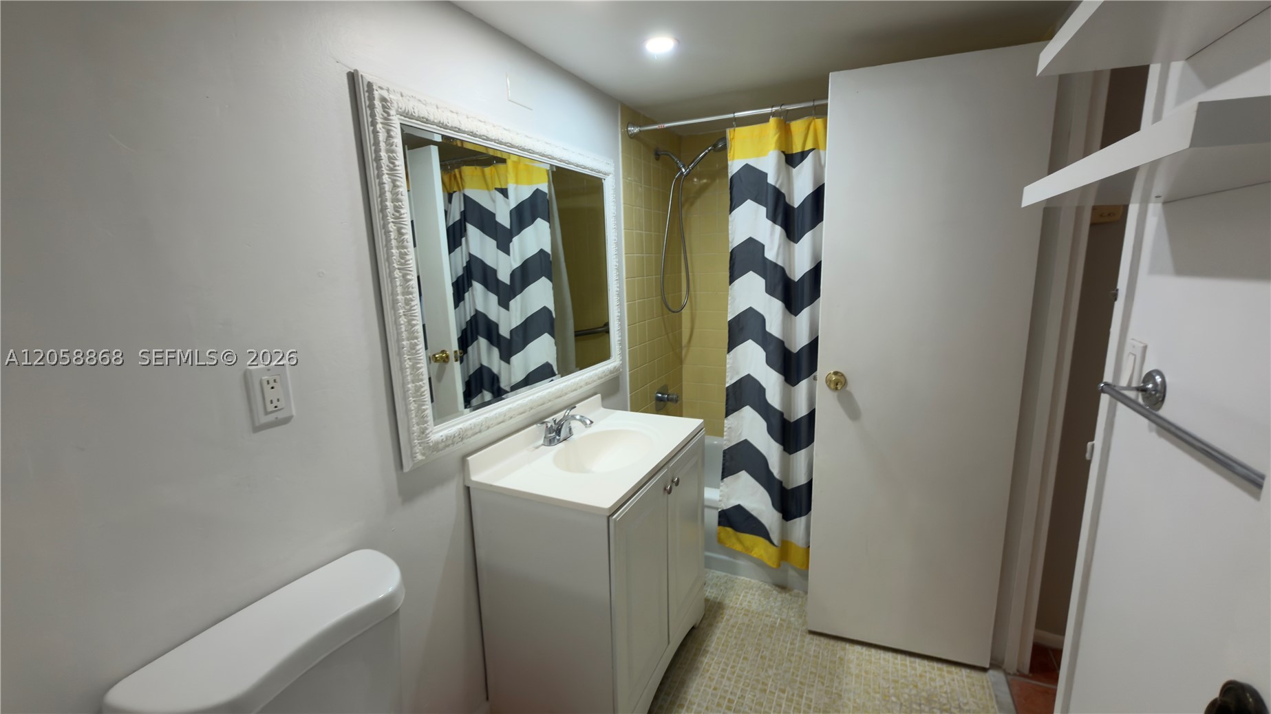 CYPRESS CHASE CONDO NO 1 - Residential