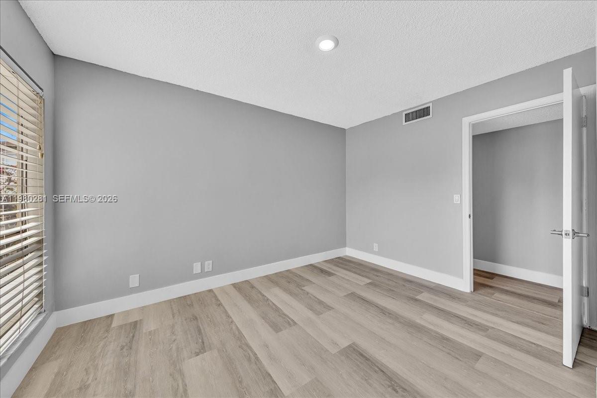 CROSS CREEK CONDO - Residential Lease