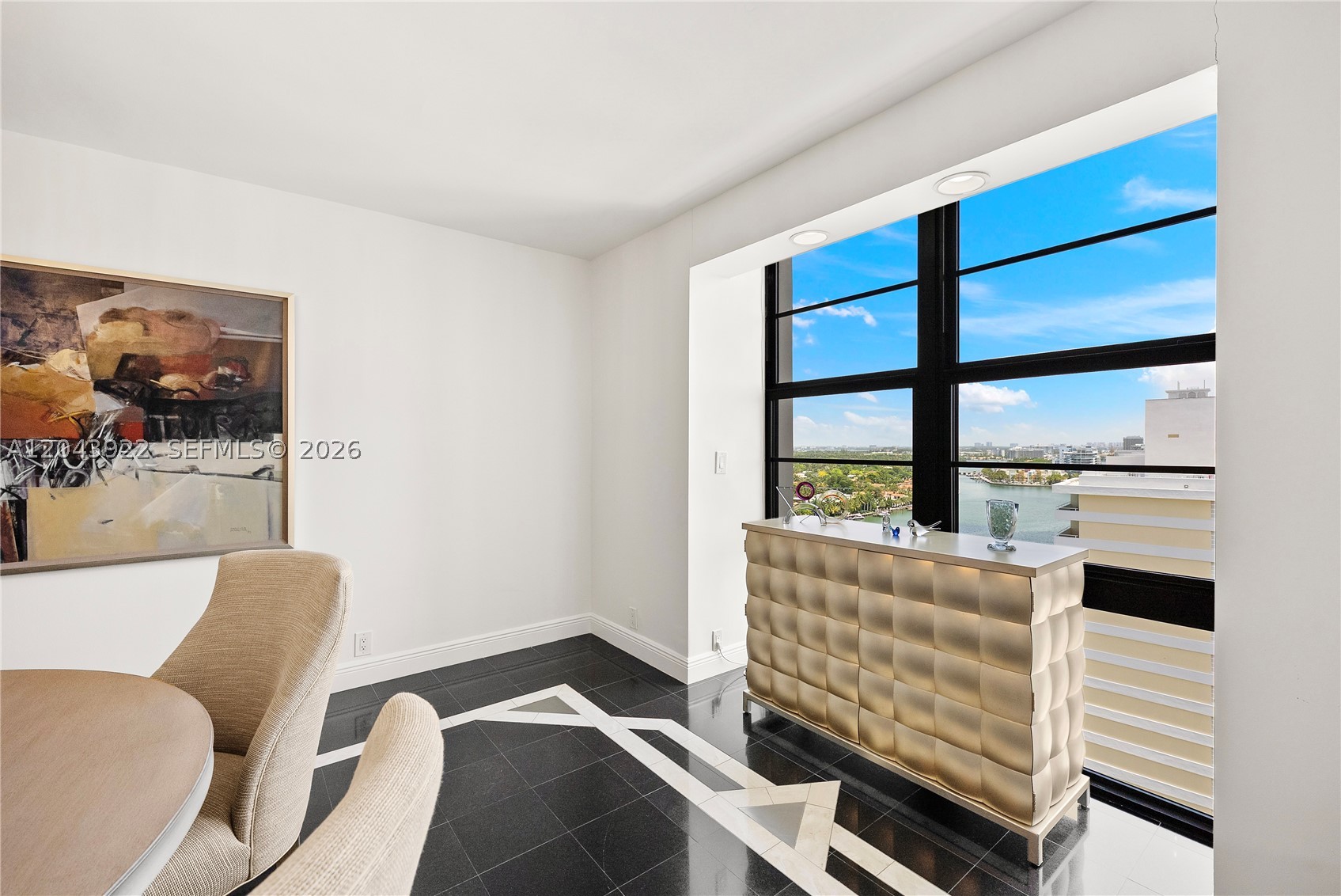 TOWERHOUSE CONDO - Residential