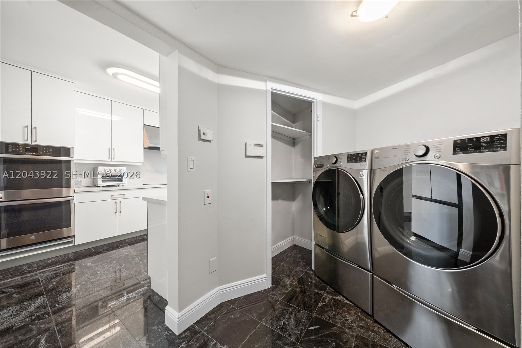 TOWERHOUSE CONDO - Residential