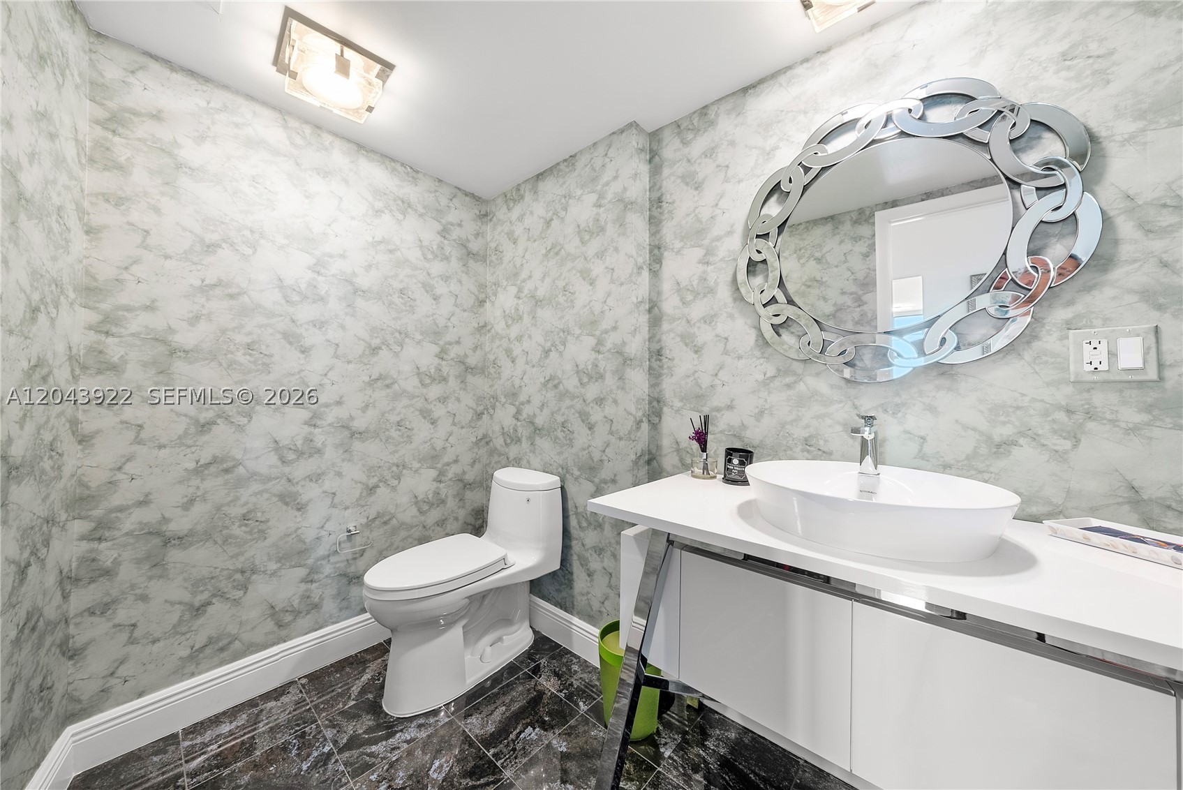 TOWERHOUSE CONDO - Residential