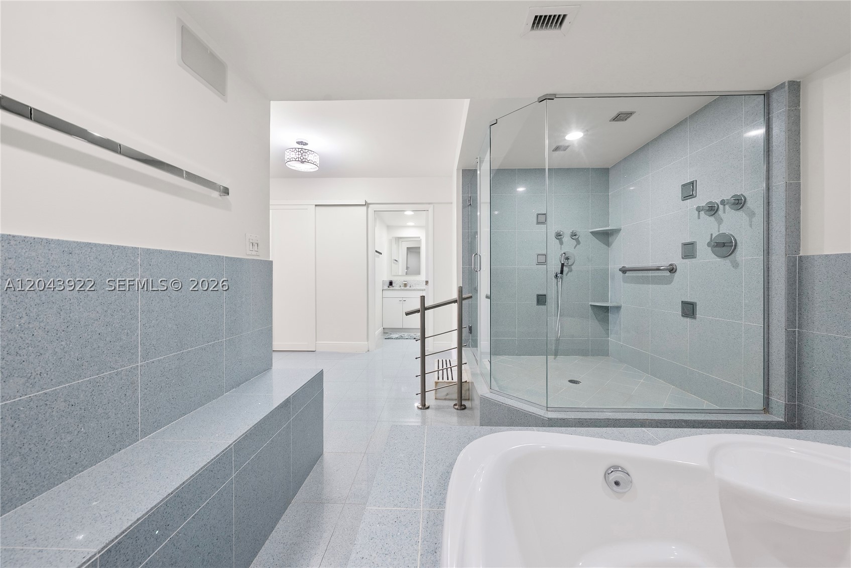 TOWERHOUSE CONDO - Residential