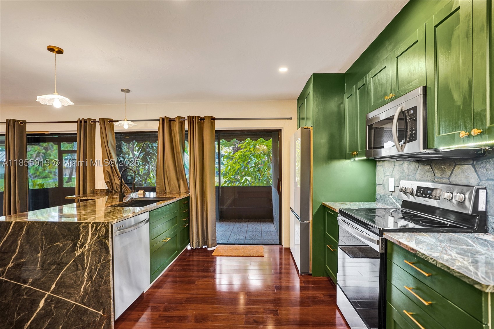 HILLS OF INVERRARY TRACT - Residential