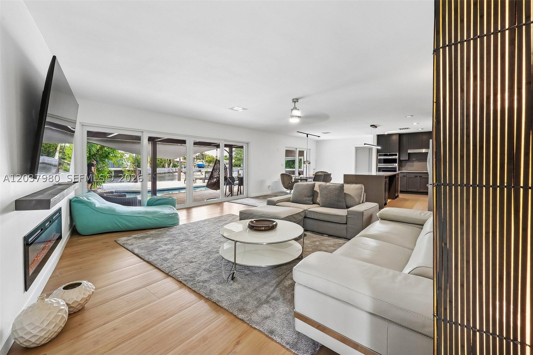 CORAL POINT - Residential