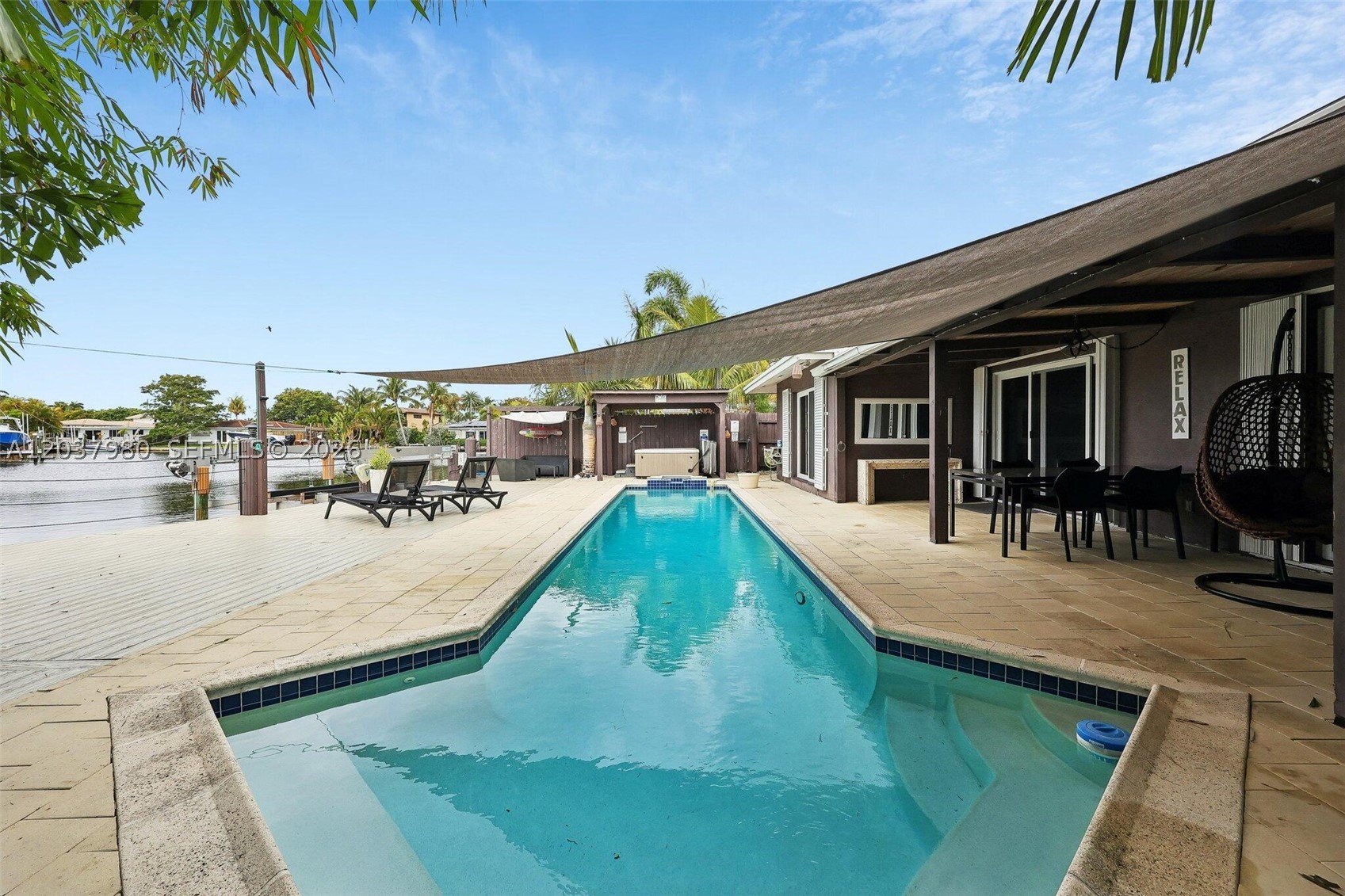 CORAL POINT - Residential