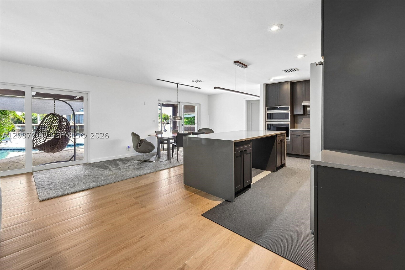 CORAL POINT - Residential