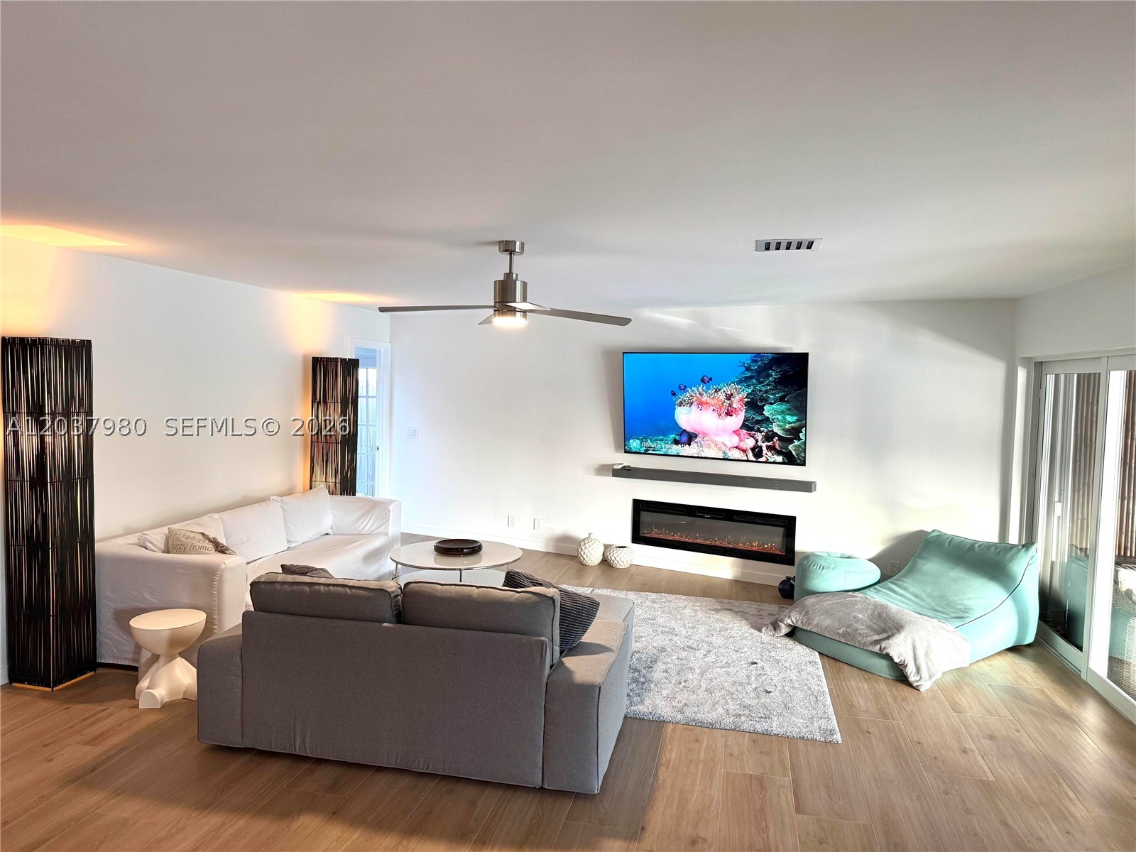 CORAL POINT - Residential