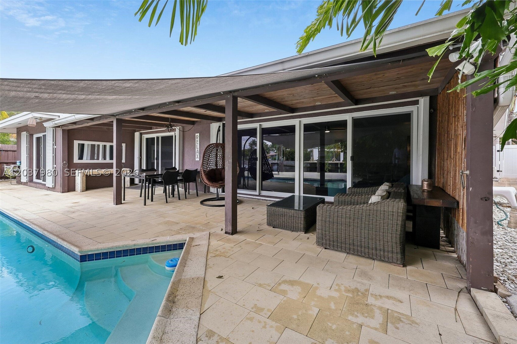 CORAL POINT - Residential