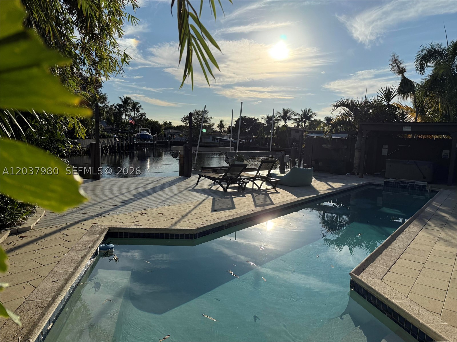 CORAL POINT - Residential