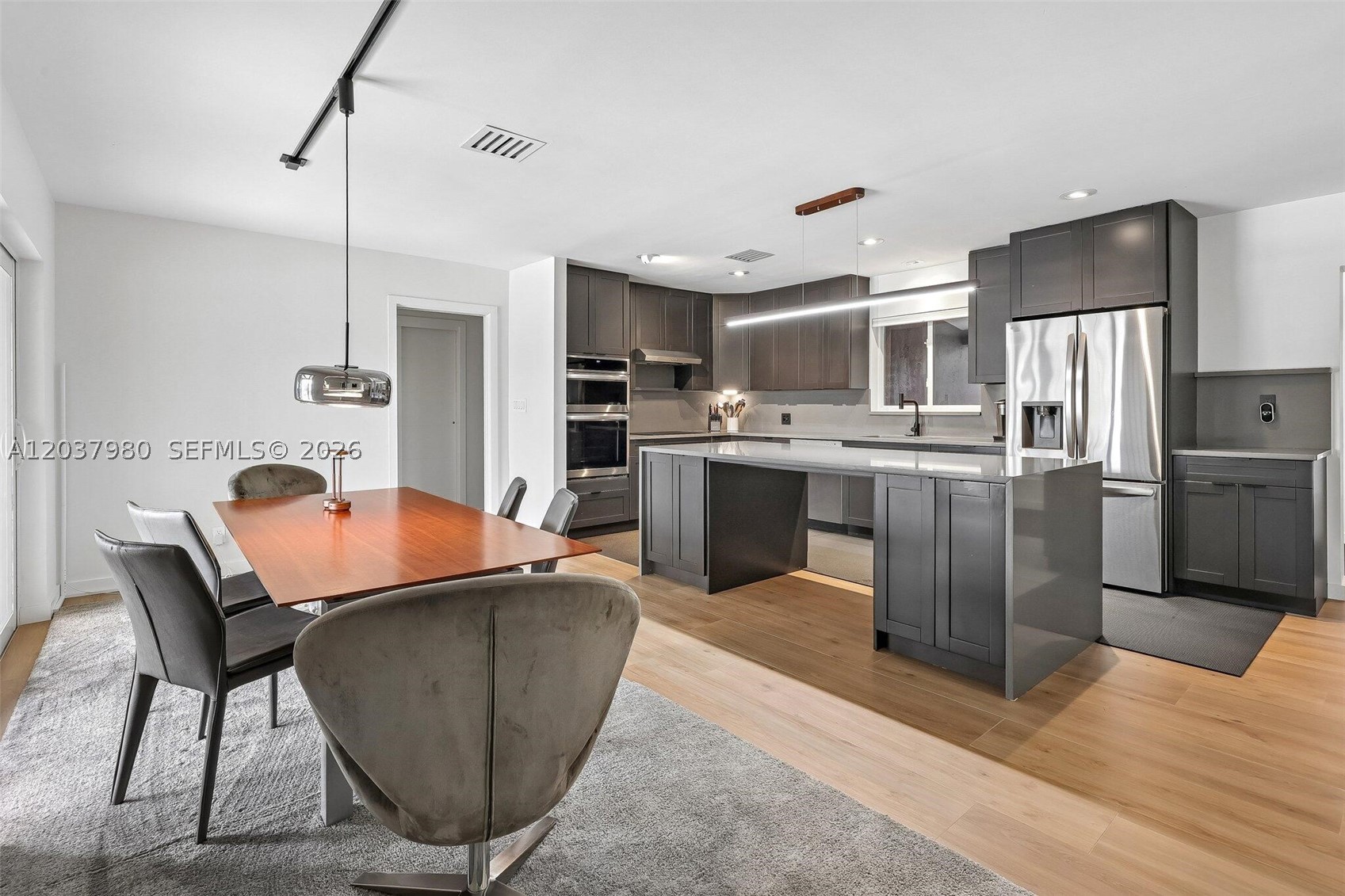 CORAL POINT - Residential