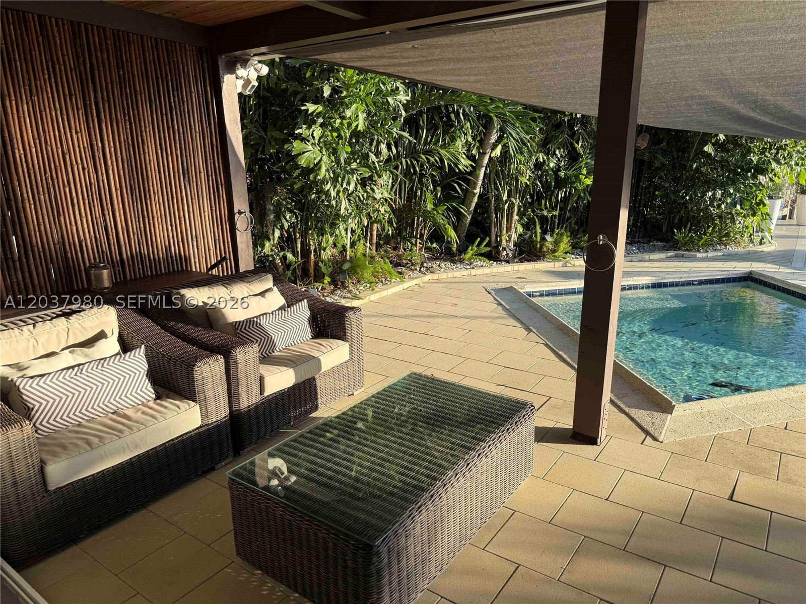 CORAL POINT - Residential