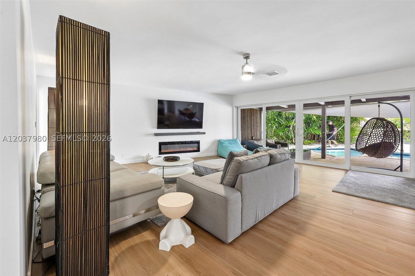 CORAL POINT - Residential