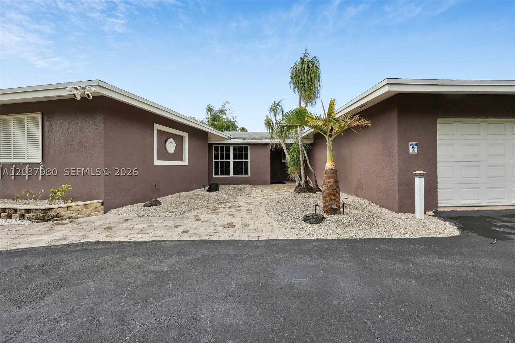 CORAL POINT - Residential
