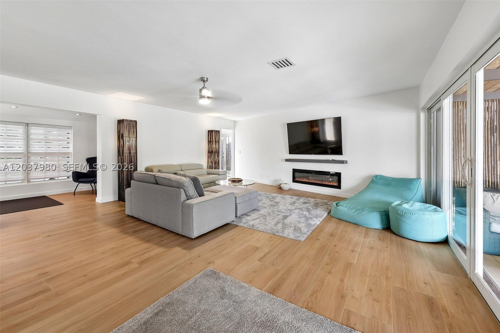 CORAL POINT - Residential