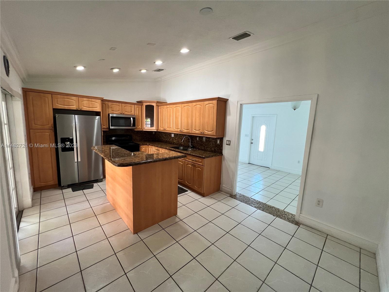 ARISTOTLE SUB PH III - Residential Lease