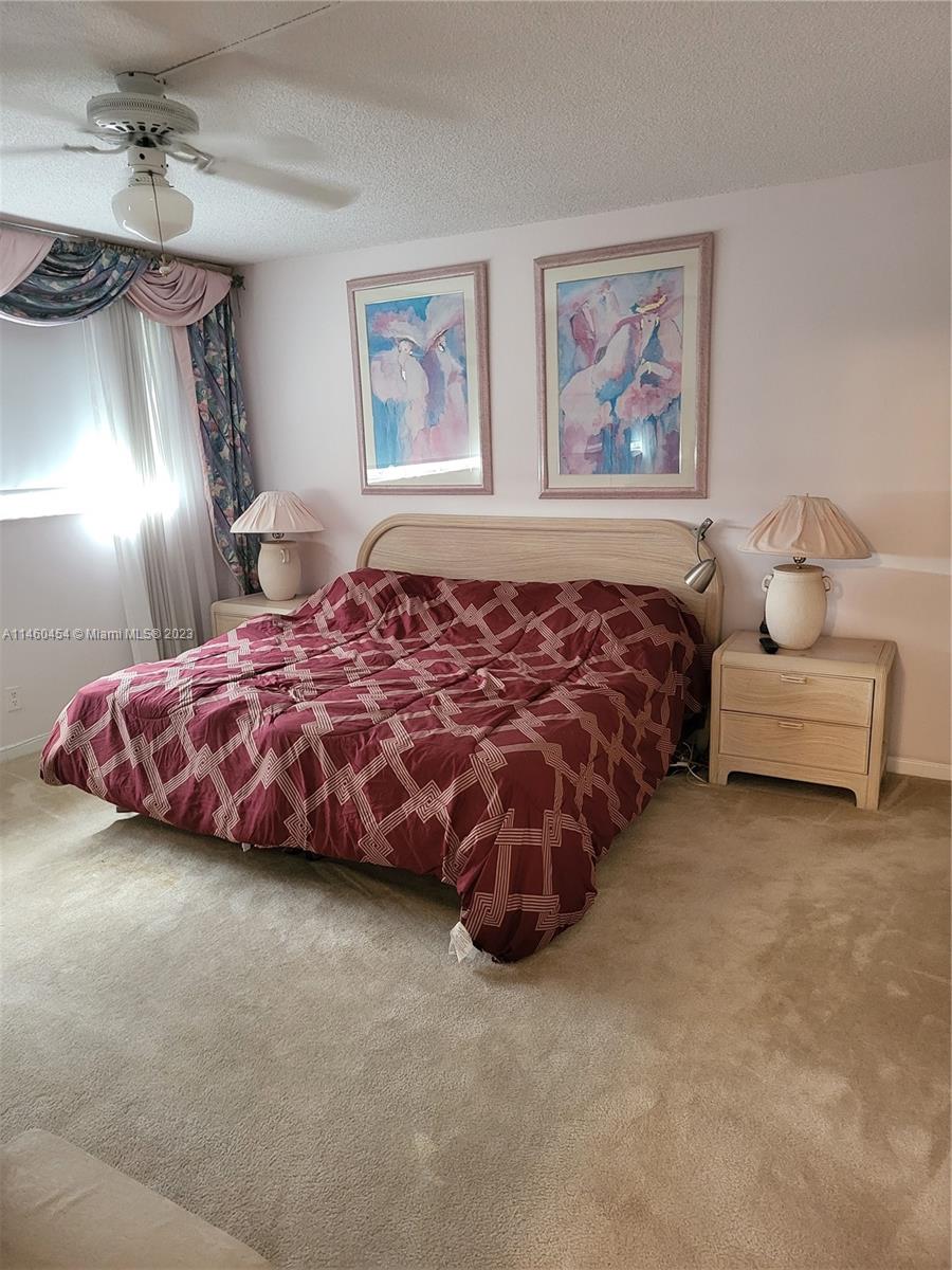 HOLLYBROOK GOLF AND - Residential