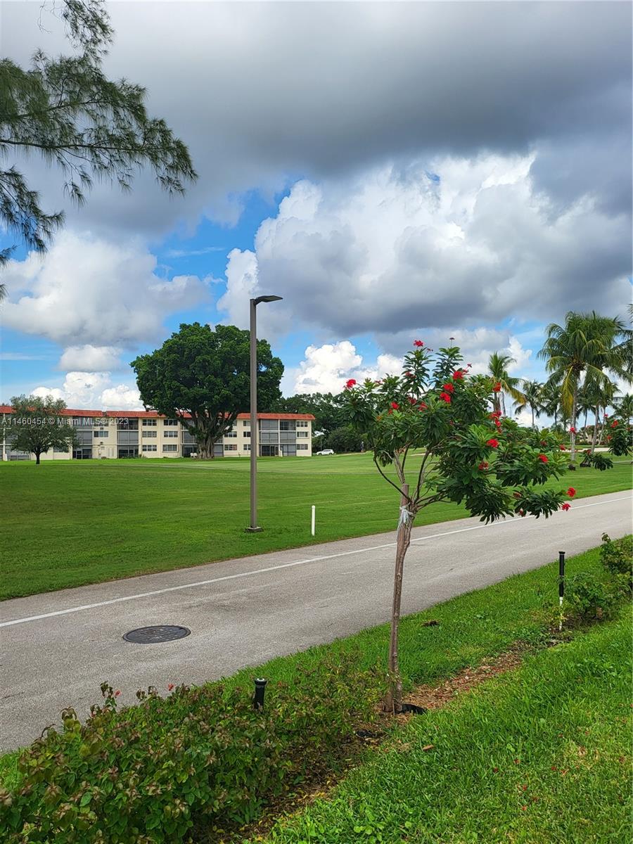HOLLYBROOK GOLF AND - Residential