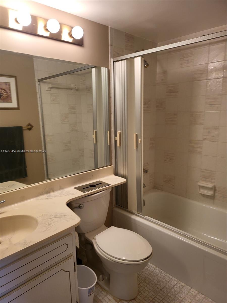 HOLLYBROOK GOLF AND - Residential