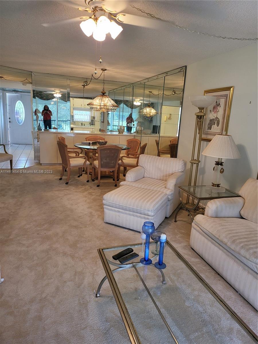 HOLLYBROOK GOLF AND - Residential
