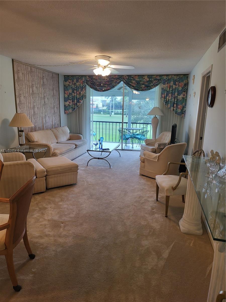 HOLLYBROOK GOLF AND - Residential