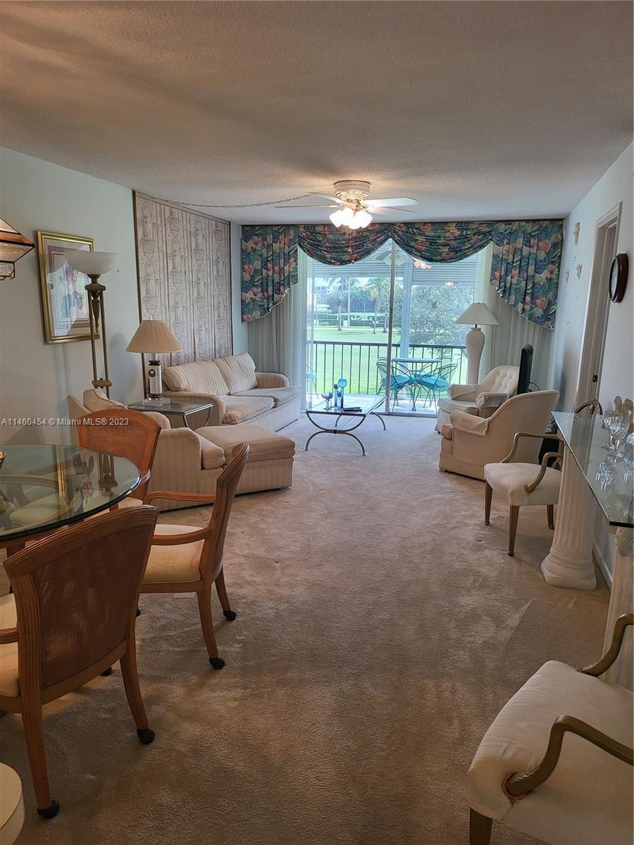 HOLLYBROOK GOLF AND - Residential