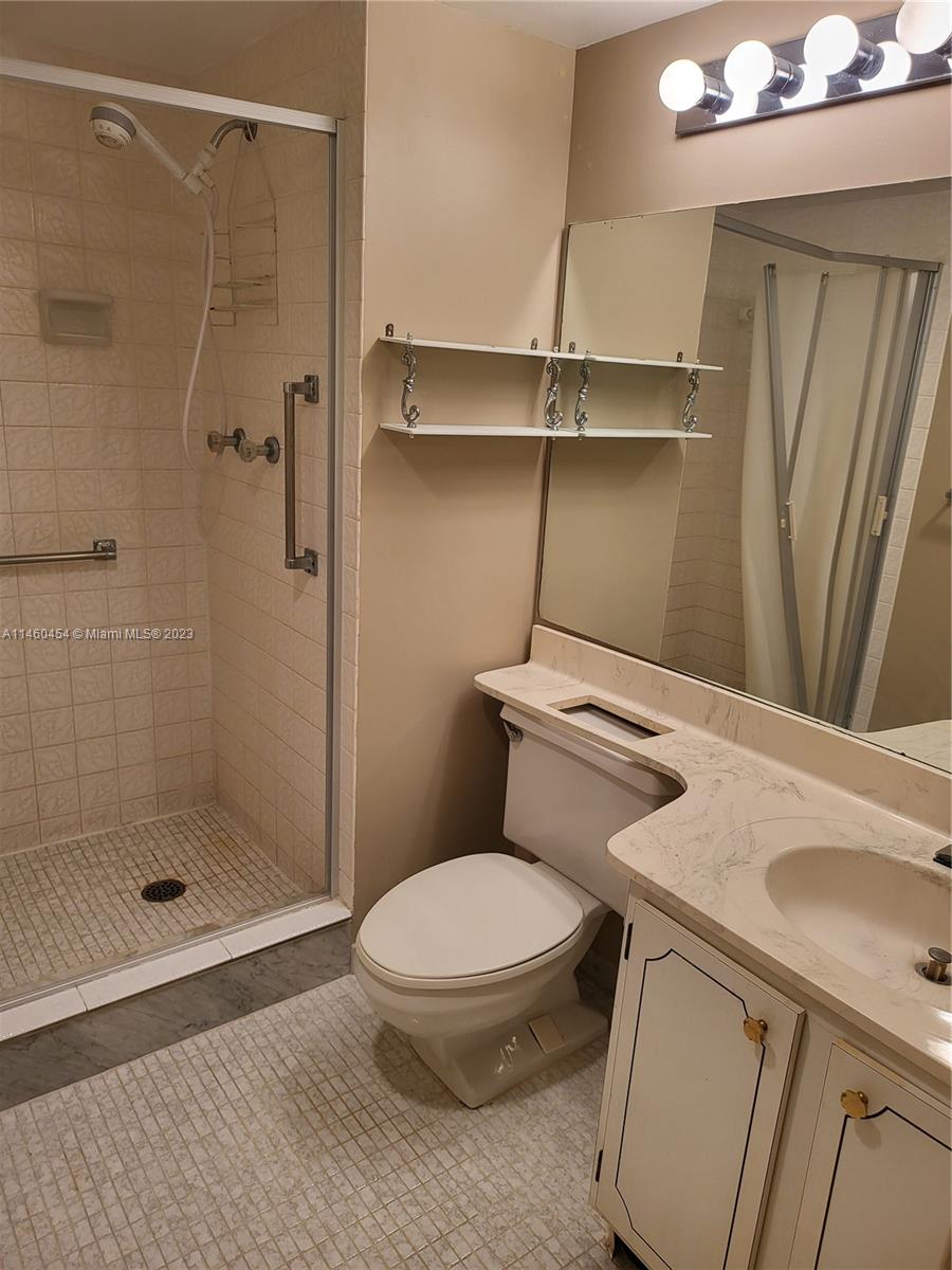 HOLLYBROOK GOLF AND - Residential