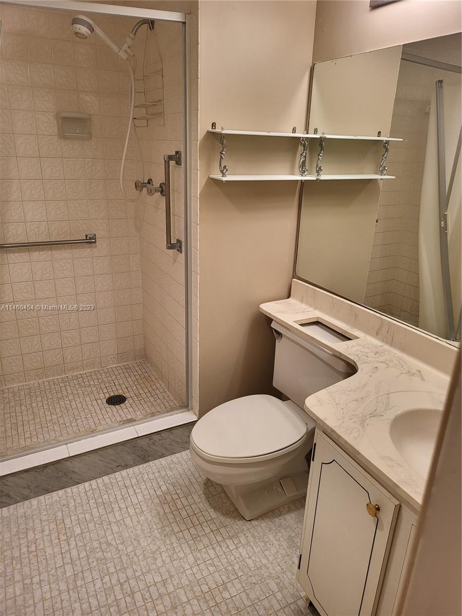 HOLLYBROOK GOLF AND - Residential