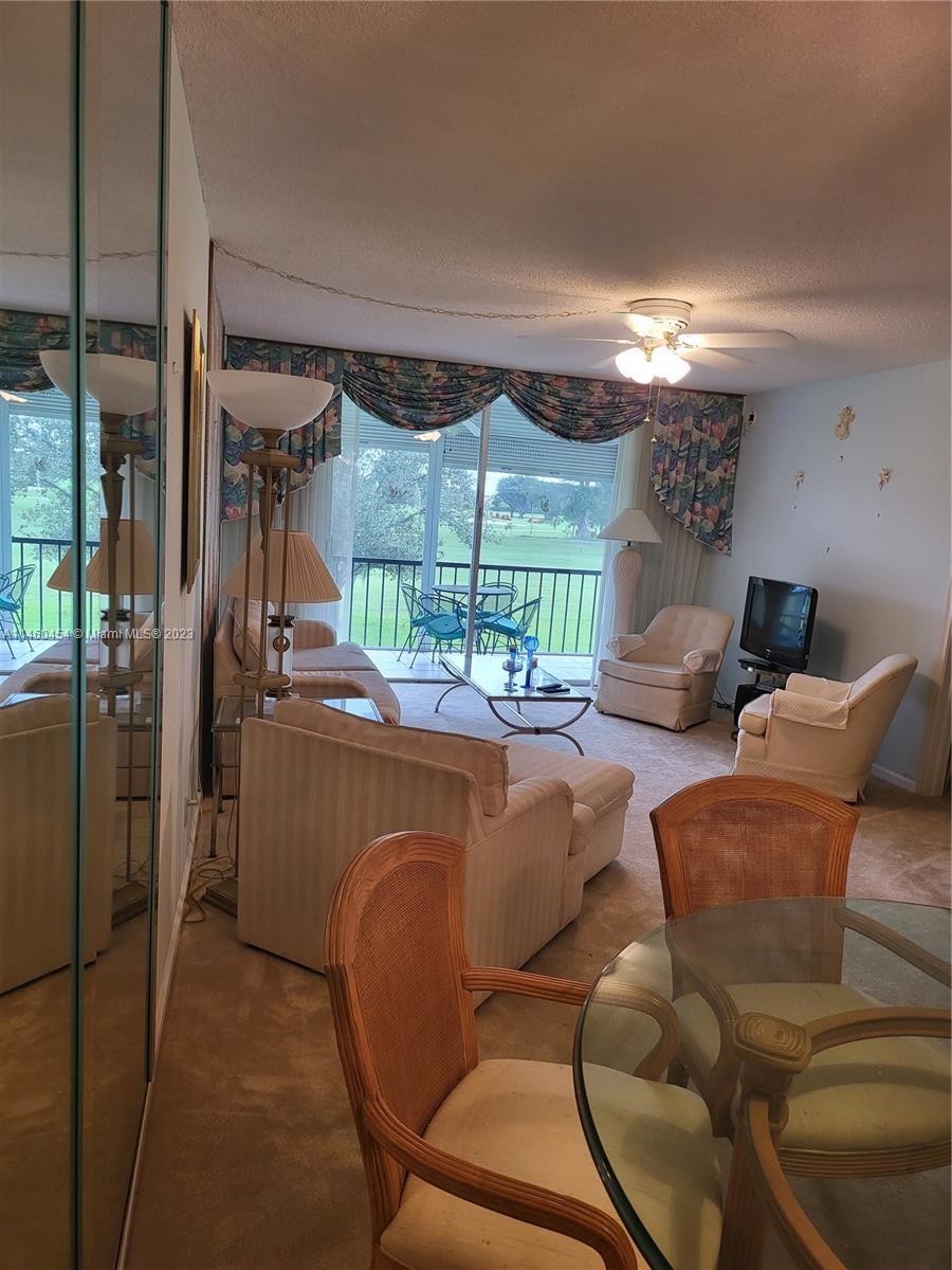 HOLLYBROOK GOLF AND - Residential