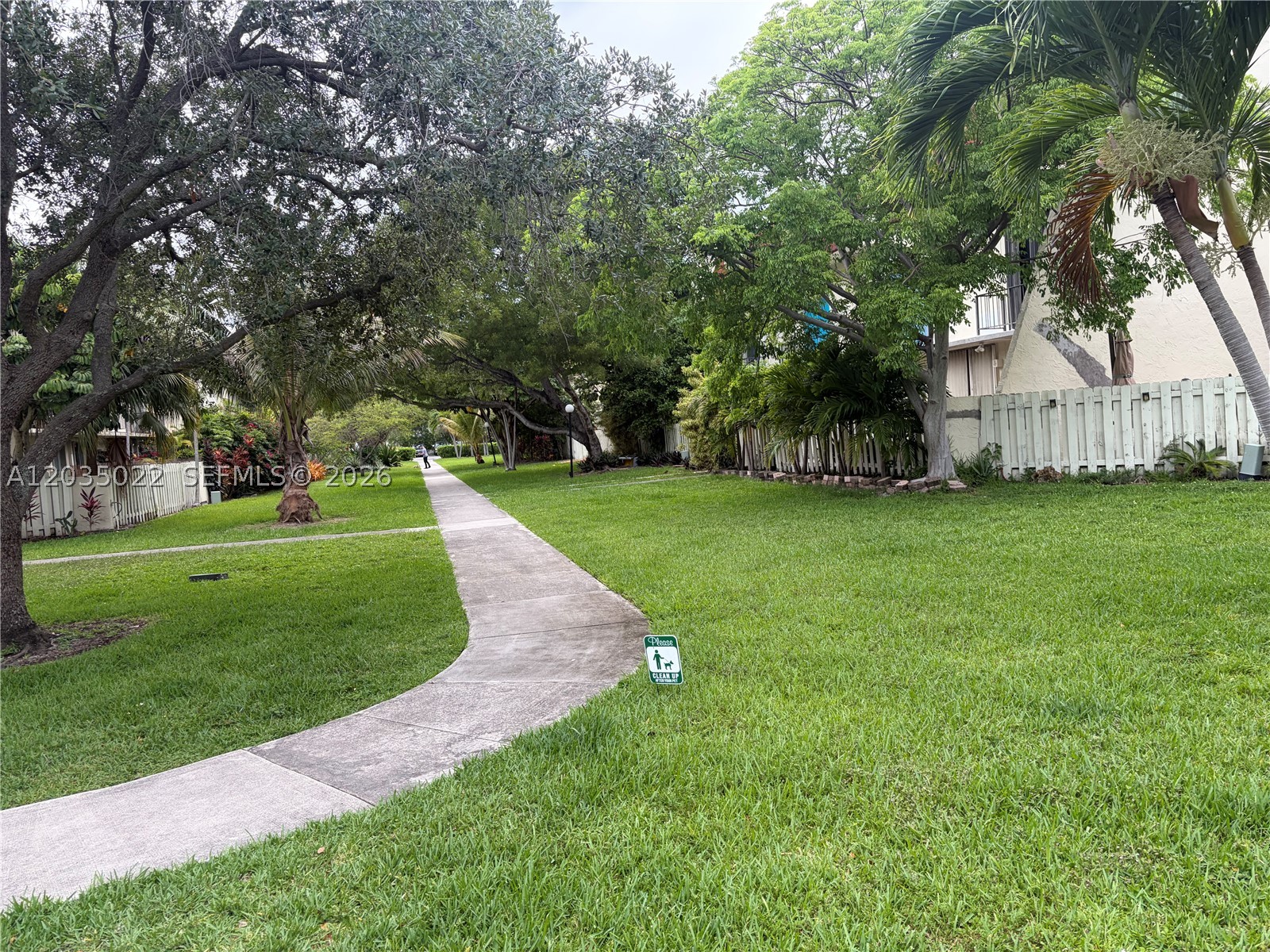 NORTHGATE TOWNHOUSE CONDO - Residential