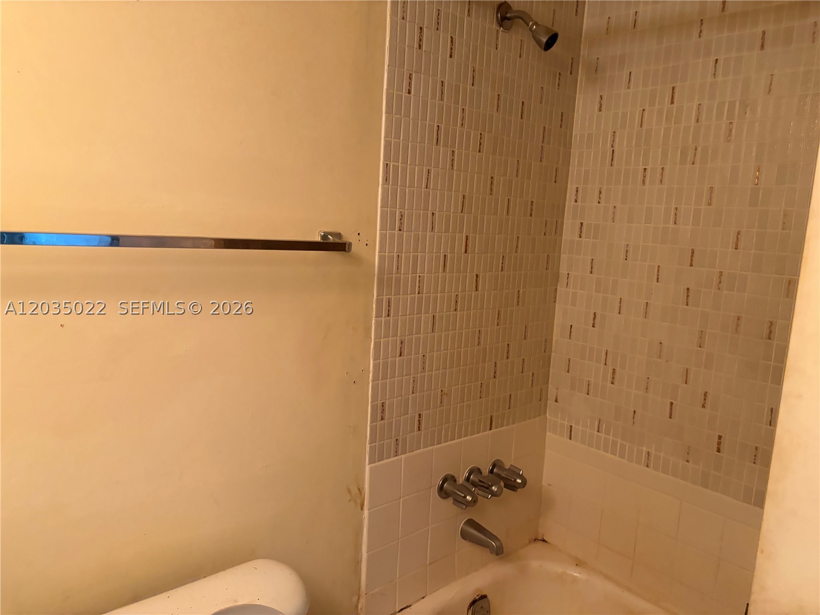 NORTHGATE TOWNHOUSE CONDO - Residential