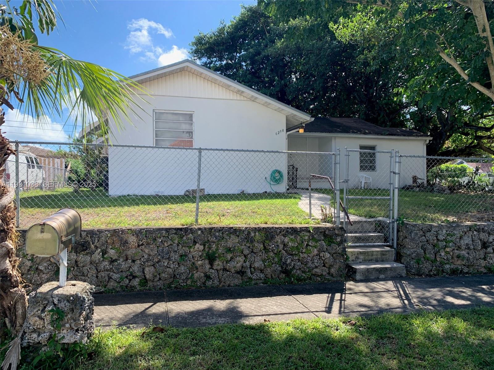 Efficiency Unit in a Prime Central Location – No HOA Approval Required. Located near Coral Gables and within walking distance to Bird Road, this efficiency unit offers easy access to major roads, including the Palmetto Expressway, and close proximity to Nicklaus Children’s Hospital. The unit features a modern kitchen with stainless steel appliances, laminate flooring throughout, and central A/C for year-round comfort. No HOA approval required. Utilities (water and electricity) are included in the monthly rent based on a standard rate; electricity is set at $450 monthly for the entire property. Shared laundry area located outside the unit, with washer and dryer available for all three units.