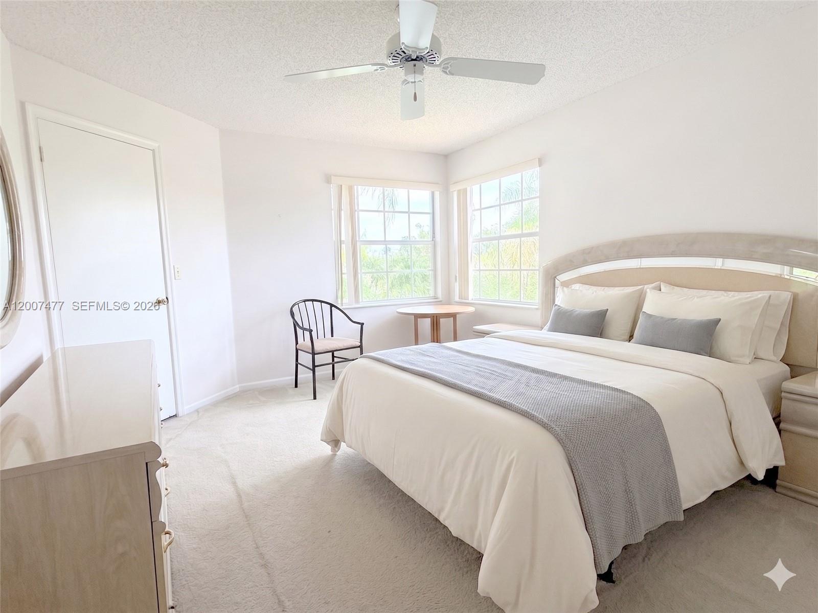 HOLLYWOOD LAKES COUNTRY C - Residential