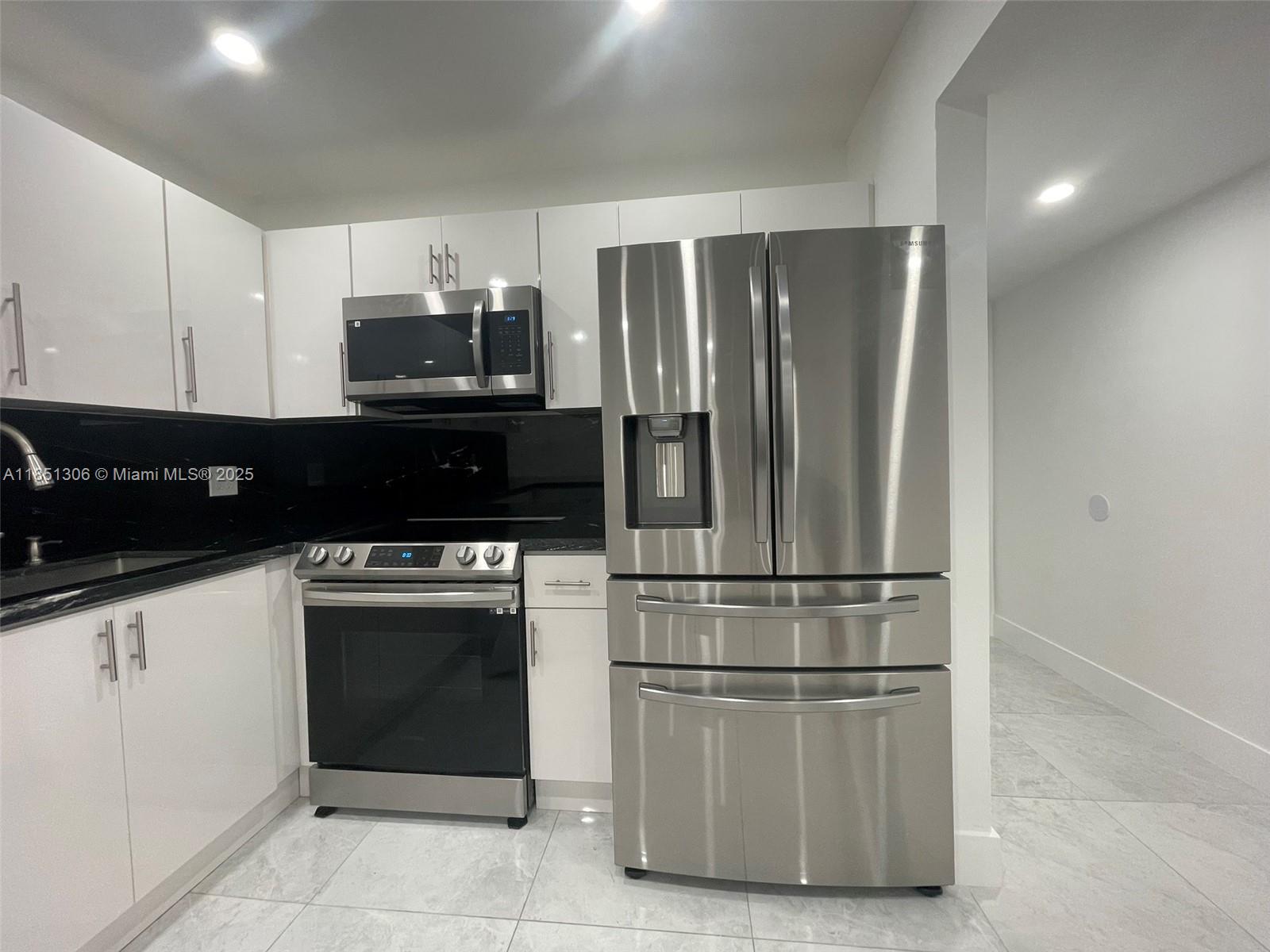 PALMETTO GARDENS CONDO - Residential Lease