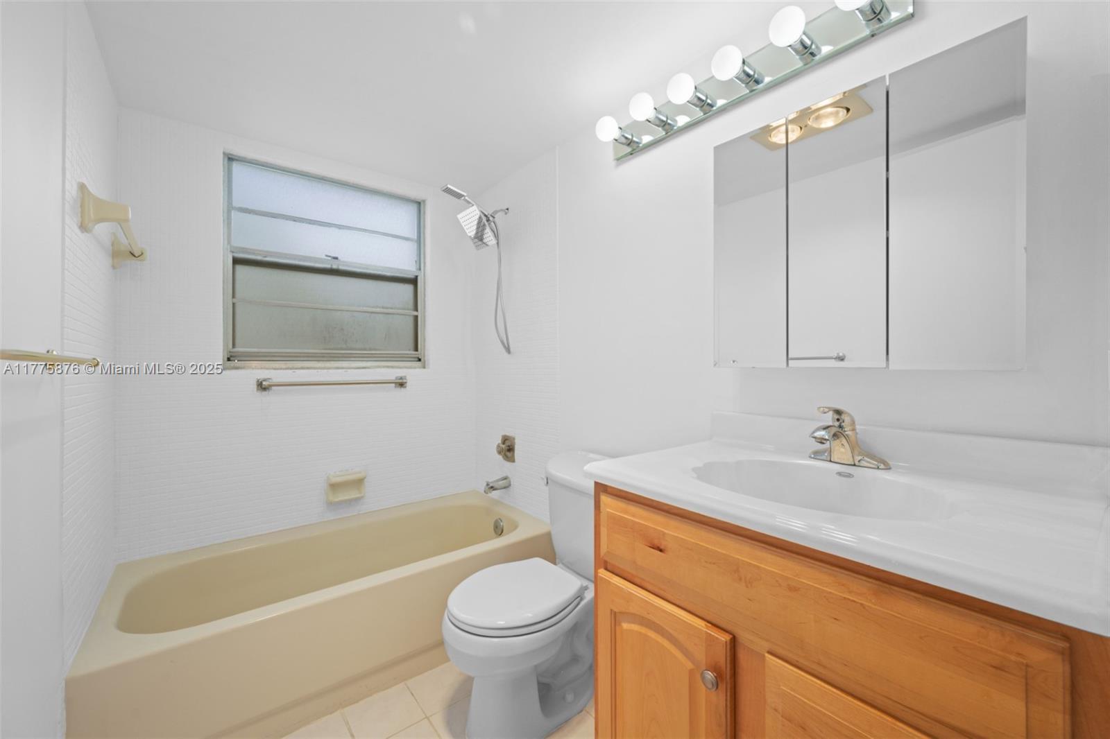 ISLEWOOD B CONDO - Residential