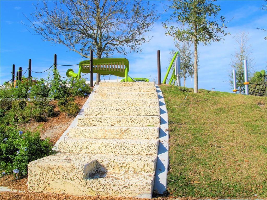 SILVER PALM HOMES - Residential